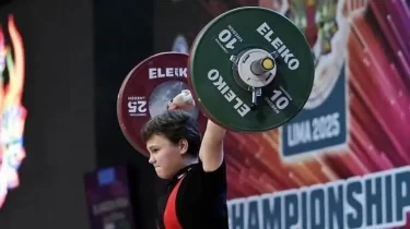 Сенсация! Ауылдан шыққан қыз бір күнде Азия чемпионатының екі медалін жеңіп алды