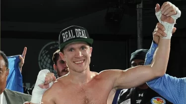 Жеңілмеген украиналық боксшы америкалықты аяусыз нокаутқа жіберді (ВИДЕО)