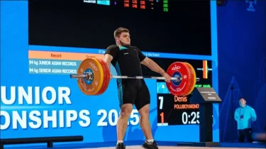 Қазақстандық атлет Азия чемпионы атанып рекорд орнатты (ВИДЕО)