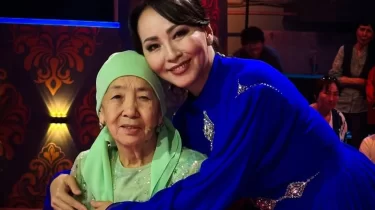 "Анам күн өткен сайын көз алдымда қартайып барады" – Айгүл Иманбаева әсерлі жазба жариялады (ВИДЕО)