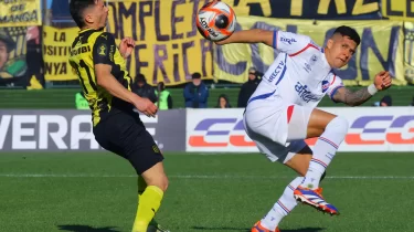 Cуперкласикода трибунаға от шашатын құрал лақтырылды (ВИДЕО)