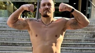 Александр Усик жаттығу лагерін жапты – Дюбуаға қарсы реванш жақындап қалды