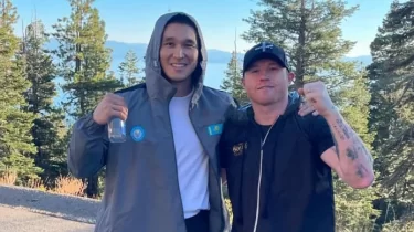 Сауль "Канело" Альварес "МузАрттың" әнінен "кайф" алды (ВИДЕО)