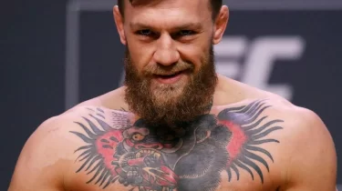 Әнші UFC жұлдызы Конор Макгрегорды айыптап оның жалаңаш фотосын жариялады