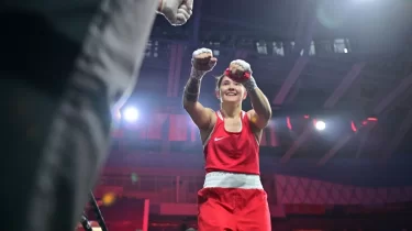 Назым Қызайбай түрік боксшысына қазақы қонақжайлықты көрсетті