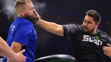 Семейлік мұғалім америкалық қарсыласын бір шапалақпен "ұйықтатып" тастады (ВИДЕО)