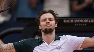 Александр Бублик финалдағы драмаға қарамастан жеңіске жетті