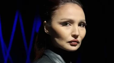 Бюрократияның шырмауында: Жұлдыз Әбдукәрімова декретке шығудың азабын ашық айтты