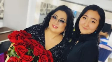 "Ең бақытты сәттер": Мақпал Жүнісова жанкүйерлерін тебірентті