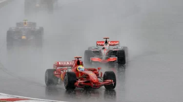 Неге F1 жауын кезінде жарысудан бас тартты? Бәрі жаңа ережеге байланысты