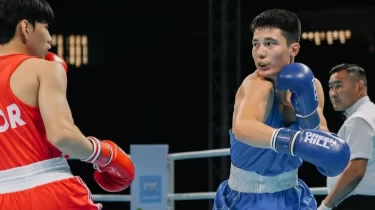 Қазақстандық боксшы Азия чемпионатын нокаутпен бастады (ВИДЕО)