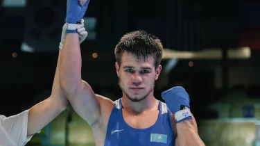 Қазақстандық боксшы қарсыласын тас-талқан етіп, жартылай финалға шықты (ВИДЕО)