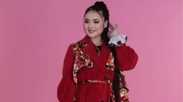 Мөлдір Мұқанова жарнама арқылы тағы да желі талқысына түсті (ВИДЕО)