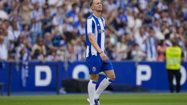 Люк де Йонг "Портуға" қалай ауысты?