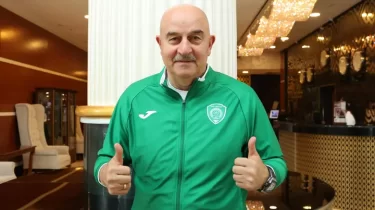 Максим Самородов енді Черчесовтың қол астында ойнайды