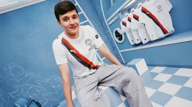 Манчестер Сити жанкүйерлері Абдукодир Хусановқа қошемет көрсетті (ВИДЕО)