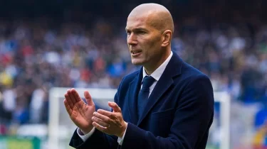 Зидан ұлттық құраманы тізгіндейді