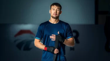 Такси қызметі: Шавкат Рахмонов бизнеске бет бұрды