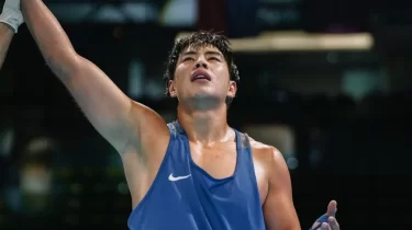 Қазақстан нокдаунмен тарихи Азия чемпионатының екінші "алтынын" еншіледі (ВИДЕО)