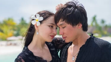 Қайрат Нұртас пен Жұлдыз Әбдукәрімова бесінші рет сәбилі болды (ВИДЕО)