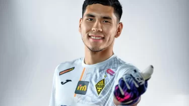 "Темірлан мен Айару жарасымды жұп" – жанкүйерлер жас қақпашыны болашақ күйеу бала ретінде қолдады