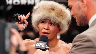 "Катарда да дүркіретейік" — Алмабаев UFC жекпе-жегі алдында жанкүйерлеріне үн қатты