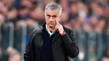 "Фенербахче" Жозе Моуриньюді қызметінен босатты