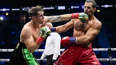 Бұрынғы әлем чемпионы қатыгез нокаутқа ұшырады (ВИДЕО)