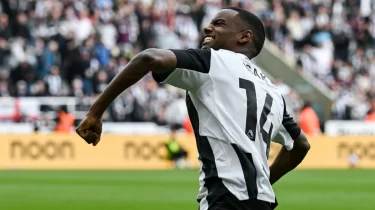 АПЛ рекорды. "Ливерпуль" Исакты сатып алды