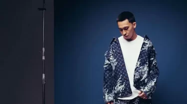 Арманы орындалды: Кумирін кездестірген RaiM қуанышын жасырмады!