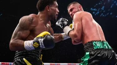 Ресейлік боксшы Монреальда ауыр нокаутқа түсті (ВИДЕО)