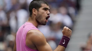 Теннистегі жаңа дәуір: Алькарас Джоковичті ұтып, финалға шықты!