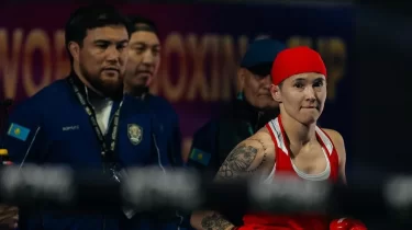 Назым Қызайбайдың жекпе-жегінде үш нокдауннан кейін нокаут тіркелді (ВИДЕО)