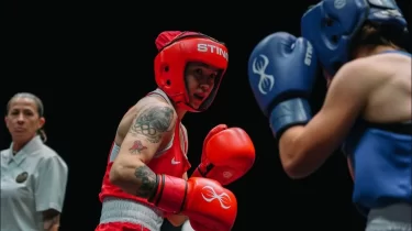 Назым Қызайбай қарсыласын шаң қаптырды