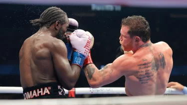 «Канело» – Кроуфорд жекпе-жегі сенсациямен аяқталды