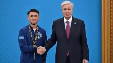 Ағайынды Сабырхандар, Айбек Оралбай мен басқалар Президент атынан марапатталды