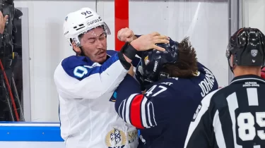 «Барыс» негізгі шабуылшысынан айырылды