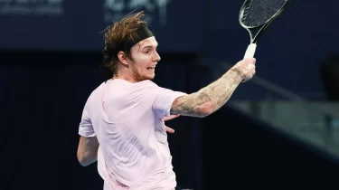 Александр Бублик маусымдағы бесінші трофейін жеңіп алды