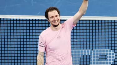 Қытайда жеңіске жеткен Александр Бублик неше мың долларға байыды?