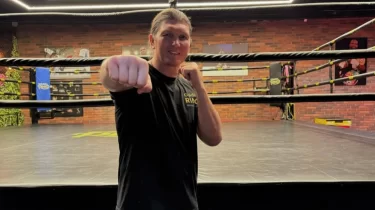 «Боксшылар кез келген стильге дайын болуы керек» — Василий Жиров ӘЧ-2025 жайлы