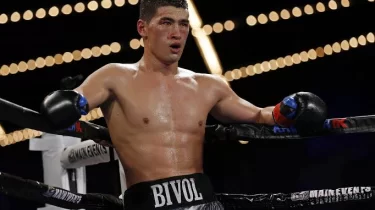 Дмитрий Бивол Қырғызстан президентінен ерекше сыйлық алды