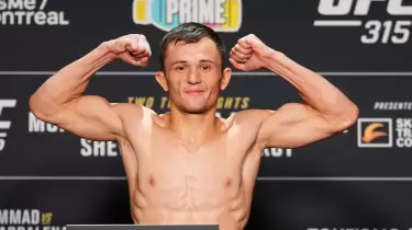 Ресми: Бекзат Алмахан UFC-дегі келесі жекпе-жегін Топуриямен өткізеді