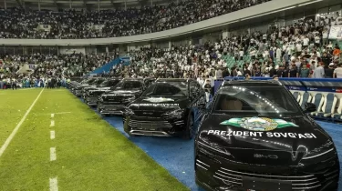 Өзбекстан футболшыларға көлік сыйлағаны үшін 340 мың доллар айыппұл төлейді
