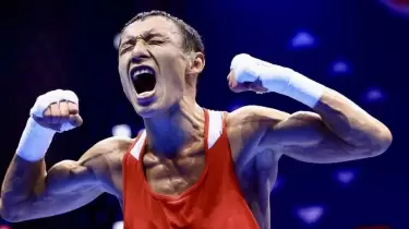 Әлем чемпионы қарсыласын толық басымдықпен жеңді