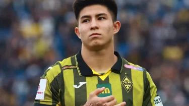 Дастан Сәтпаев әлемнің 60 үздік жас футболшысы тізіміне кірді