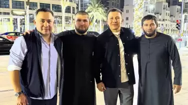 Геннадий Головкин мен Хабиб Нурмагомедовтің кездесуі жанкүйерлерді қуантты