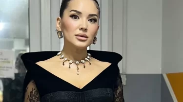 «Ашық киінудің қажеті жоқ еді»: Мақпал Исабекова батыл образы үшін сынға қалды