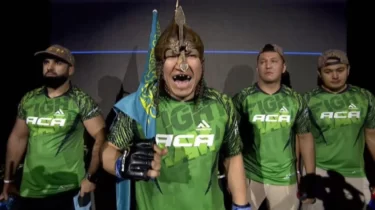 Куат Хамитов жеңістен кейін ән айтып, халыққа үн қатты