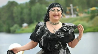 «Бұл мен бе?» — Мақпал Жүнісованы өз «егізі» түнгі клубта таңғалдырды