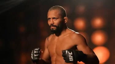 Бірнеше рет аударылған: бұрынғы UFC чемпионы ауыр жол апатына түсті